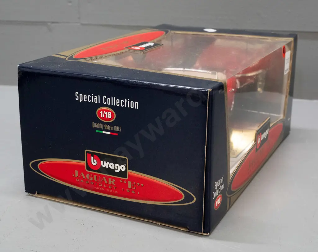 Maisto 1:18 scale die-cast model Jaguar in original box - 1961 Jaguar E Image 1++