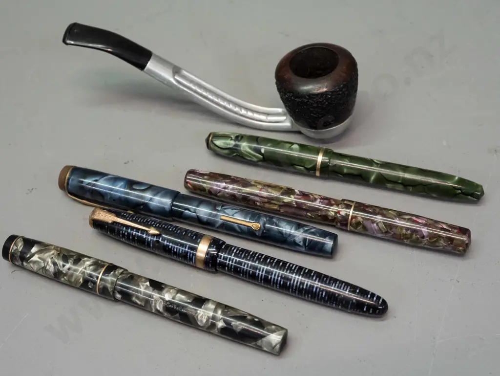 5 vintage fountain pens - Conway Stewart, Swan, Croxley & Parker - and a Falcon smoker's pipe. Pens each have some Image 1++