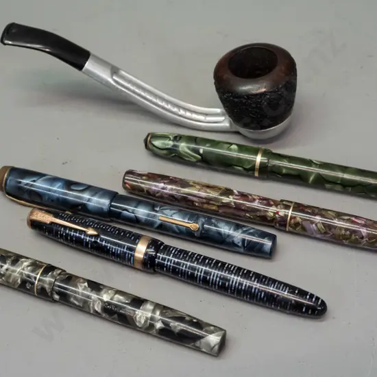 5 vintage fountain pens - Conway Stewart, Swan, Croxley & Parker - and a Falcon smoker's pipe. Pens each have some