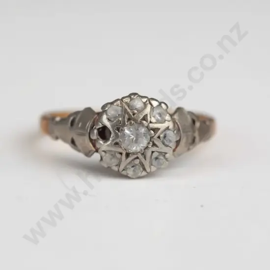 18ct & palladium white stone cluster ring 3.8gms - missing 1 stone