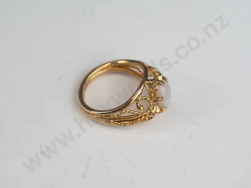 gold? opal ring 3.8gms Image 1++