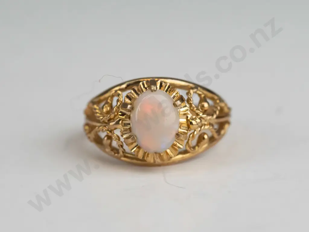 gold? opal ring 3.8gms Image 1++