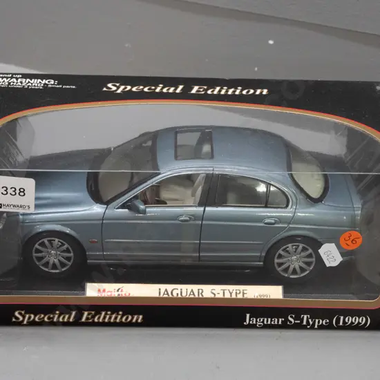 Maisto 1:18 scale die-cast model Jaguar in original boxes - 1999 S-type