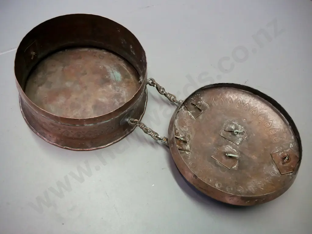 Indian copper circular lidded container with Persian-style decoration Image 1++