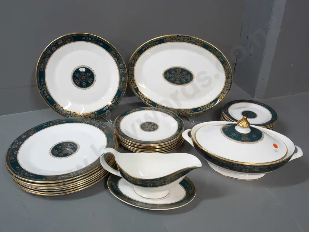Royal Doulton "Carlyle" pattern dinnerware - 8 dinner, medium and side plates, 10 small plates, lidded vegetable dish, Image 1++