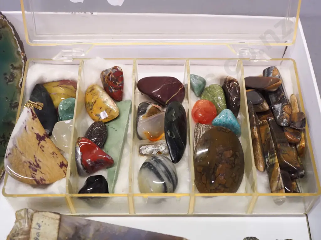 assorted stone and mineral samples - agates, polished stone pieces etc., larger green polished slice is 165x140 Image 1++