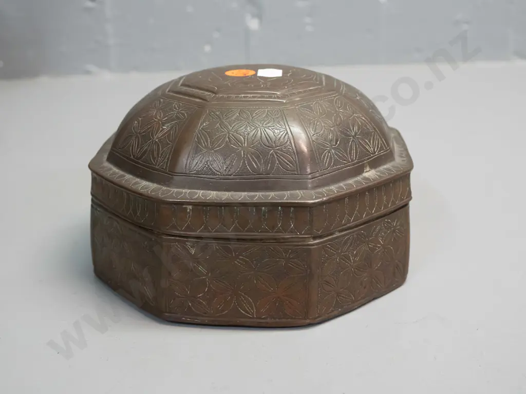 octagonal lidded brass canister with etched floral decoration - age wear and slight crack on edge of lid H-110 160x160 Image 1++