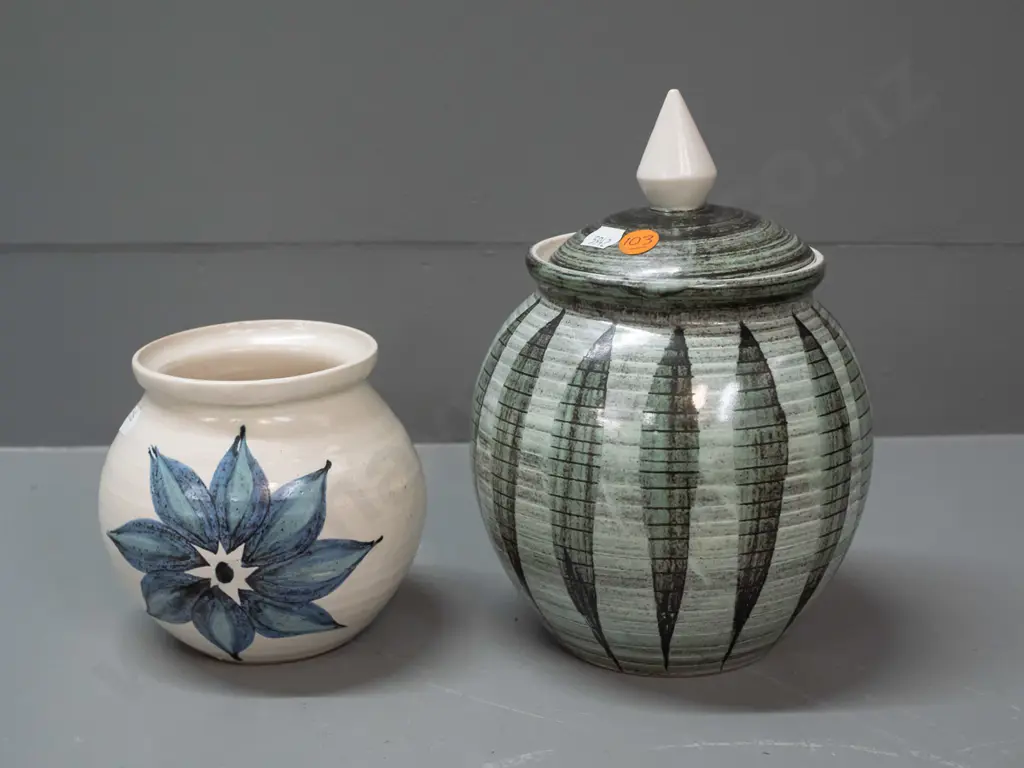 2 Hanmer pottery items - smaller one without lid has a few glaze flecks around rim. Large one is H-220 D-130 Image 1++