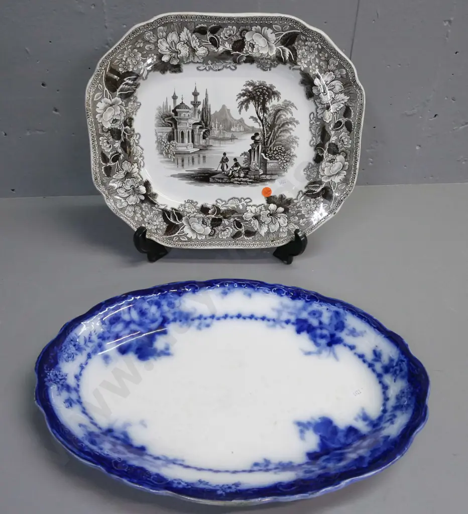 2 ashets: Jamieson & Co. "Bosphorus" pattern and flow blue Alfred Meakin. Some scratching and staining to Meakin. Image 1++