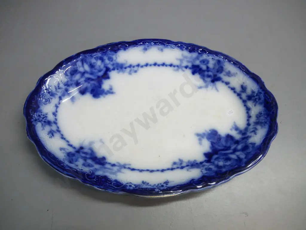 2 ashets: Jamieson & Co. "Bosphorus" pattern and flow blue Alfred Meakin. Some scratching and staining to Meakin. Image 1++