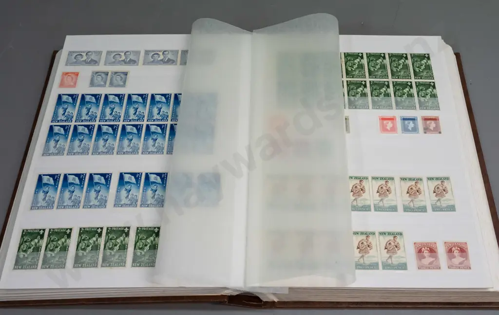 stamp album with vintage New Zealand contents - many multiples in very good condition - WWI era onwards Image 1++