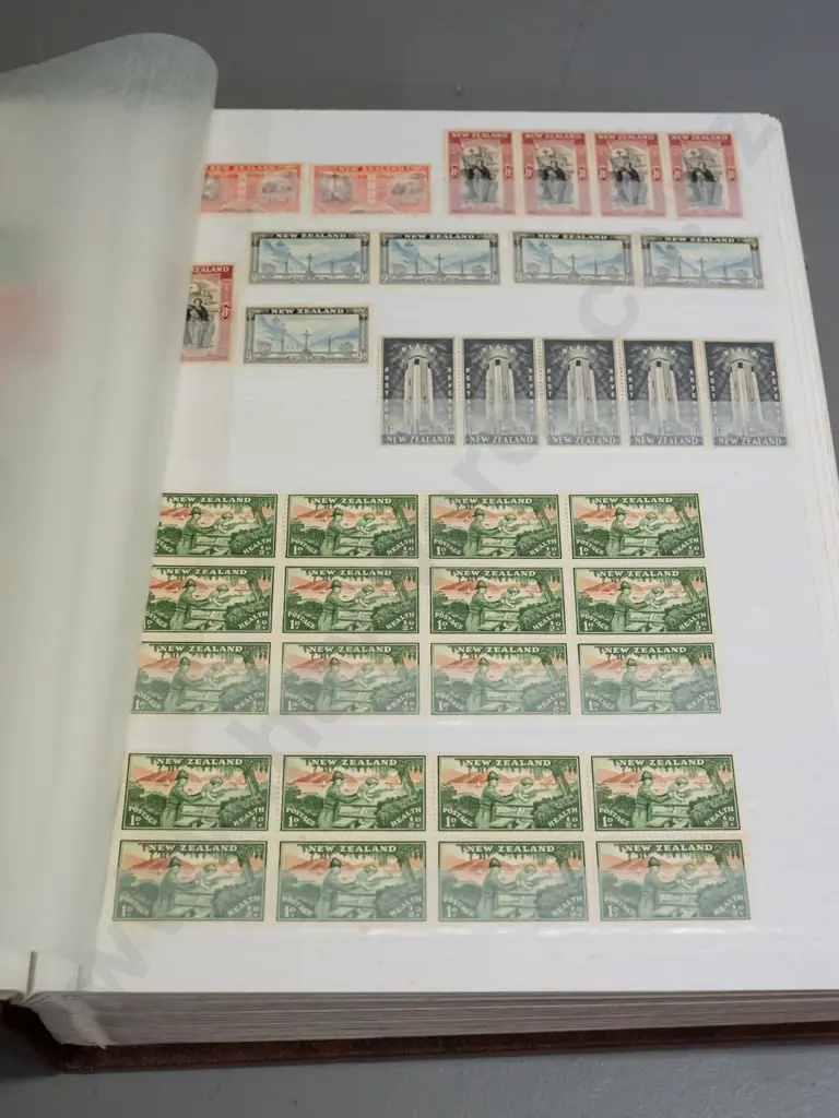 stamp album with vintage New Zealand contents - many multiples in very good condition - WWI era onwards Image 1++