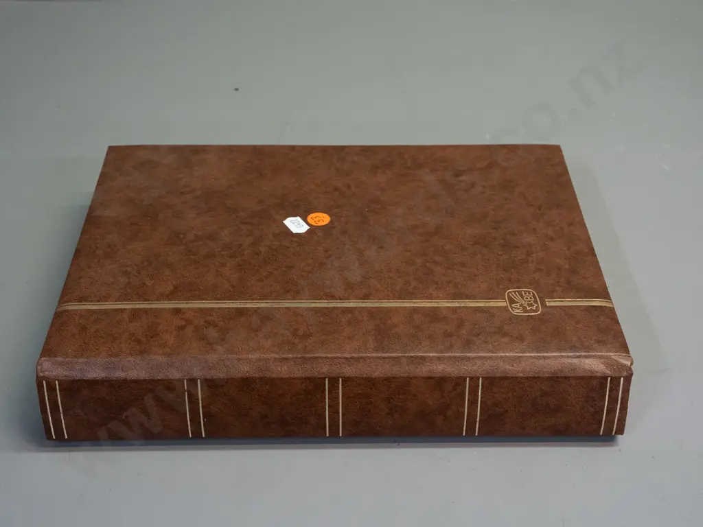 stamp album with vintage New Zealand contents - many multiples in very good condition - WWI era onwards Image 1++