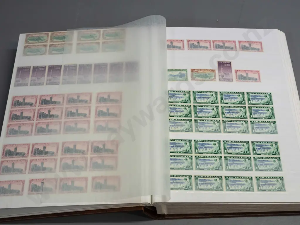 stamp album with vintage New Zealand contents - many multiples in very good condition - WWI era onwards Image 1++