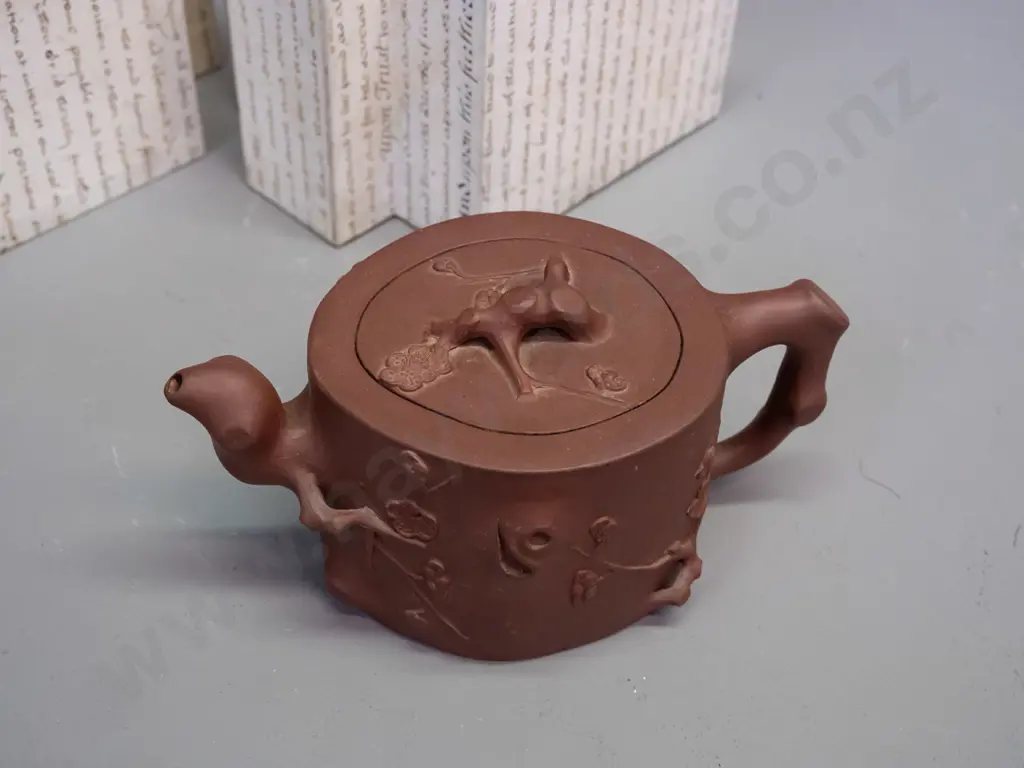 2 Chinese Yixing clay tea pots with applied branch motif decoration and handles, one with fitted faceted box. Larger is Image 1++