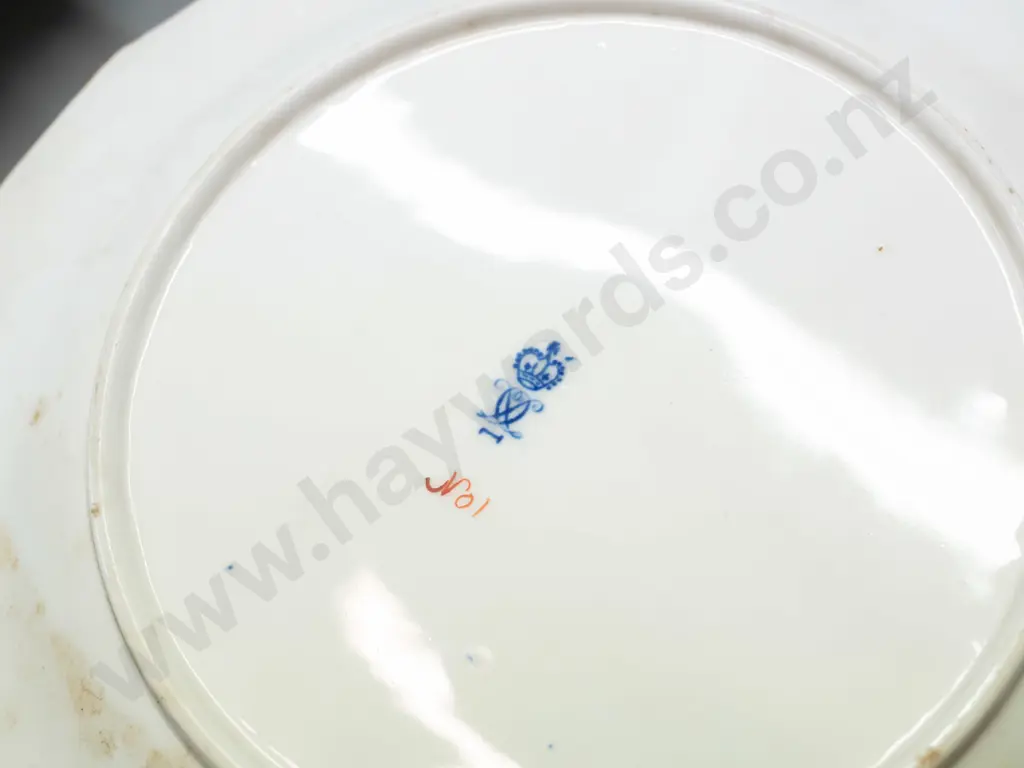 gilded Imari pattern china - 6 side plates and 2 handled dishes, unknown Crown mark - minor scratching,  dishes are Image 1++