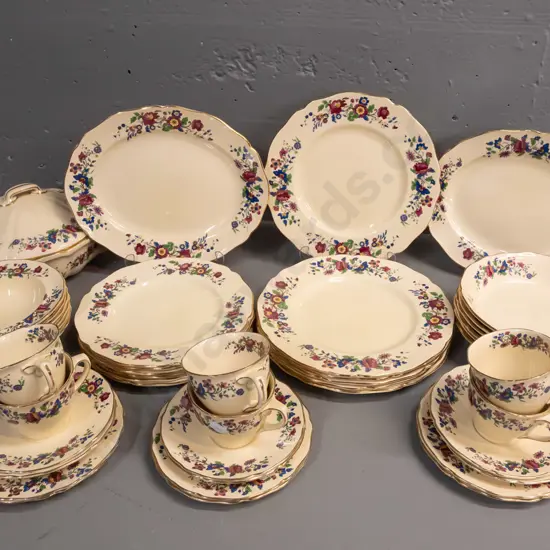 vintage Royal Doulton 6-place dinner set with 2 bowl and 2 plate sizes, w/ lidded vegetable dish and 2 ashetts. Overall