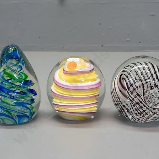 3 art glass paperweights, 2 with Smashing Art Glass label on base