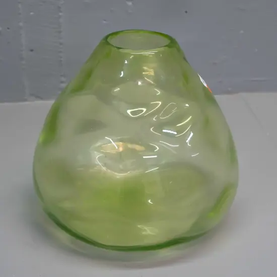art glass vase - rippled bright green with squat shape H-210 D-200 at widest