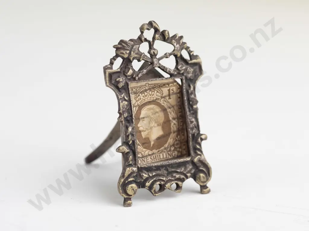 George V one shilling stamp in miniature picture / photo frame with unknown mark Image 1++
