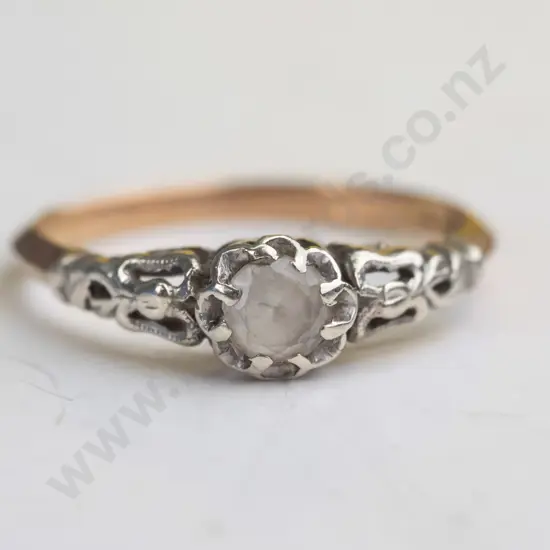 9ct white stone solitare ring 2.3gms