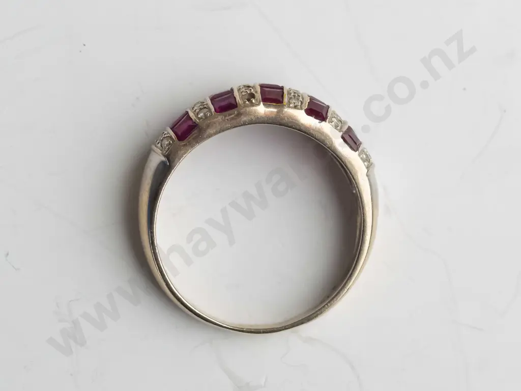 18ct white gold ruby & diamond ring   4.3gms Image 1++