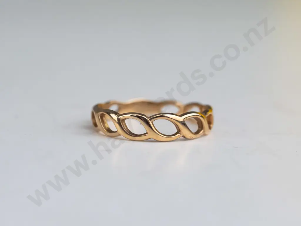 10kt gold chain band ring 1.4gms Image 1++