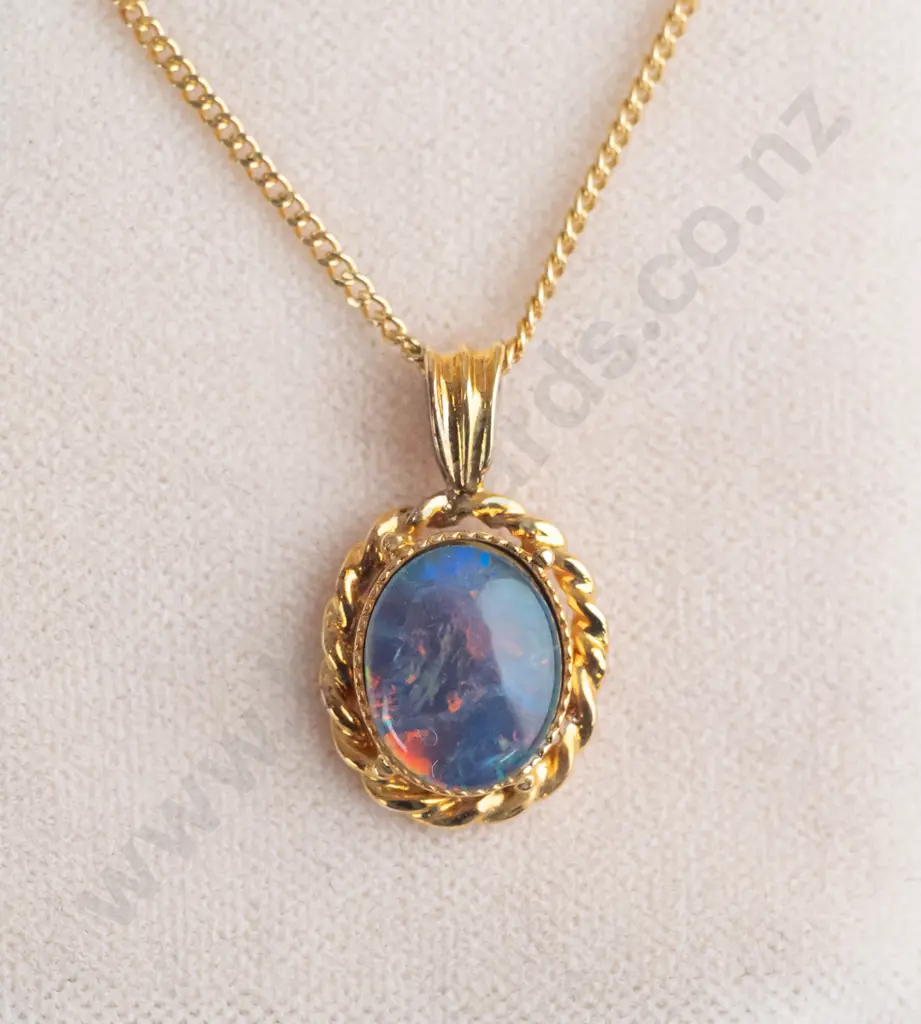 silver opal pendant stamped 925 with gold plated chain Image 1++