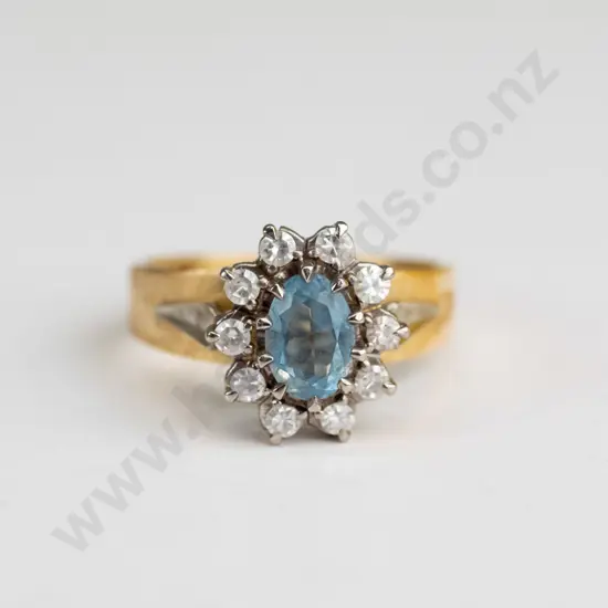 18ct aquamarine & diamond cluster ring 4.9gms
