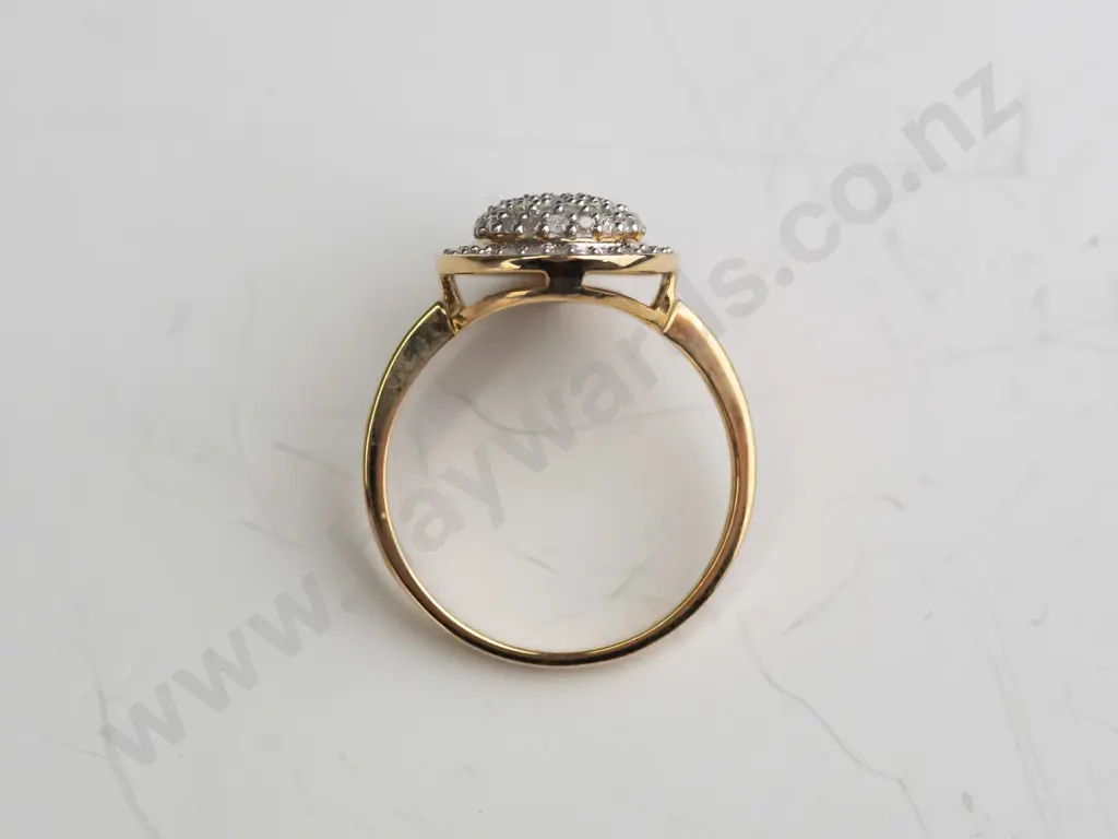 9ct gold 2 tier multi diamond cluster ring 2.9gms Image 1++