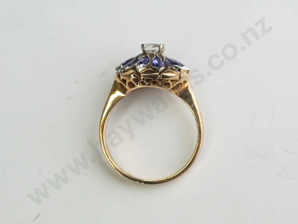 gold? ring with white & purple stone cluster ring 3.9gms Image 1++