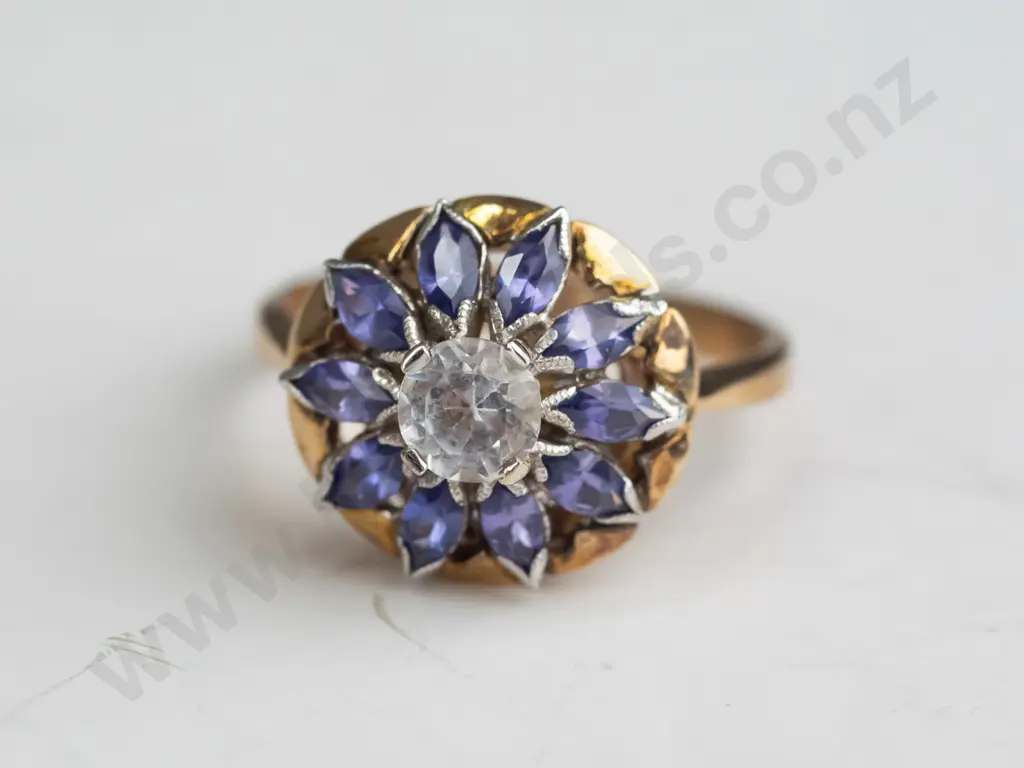 gold? ring with white & purple stone cluster ring 3.9gms Image 1++