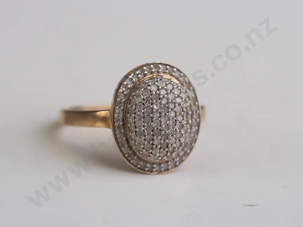9ct gold multi diamond cluster ring 3.0gm Image 1++