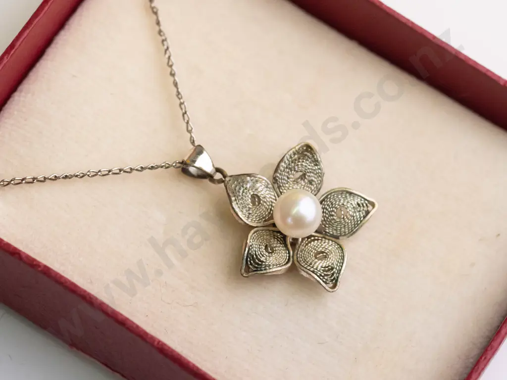 flower pendant Image 1++