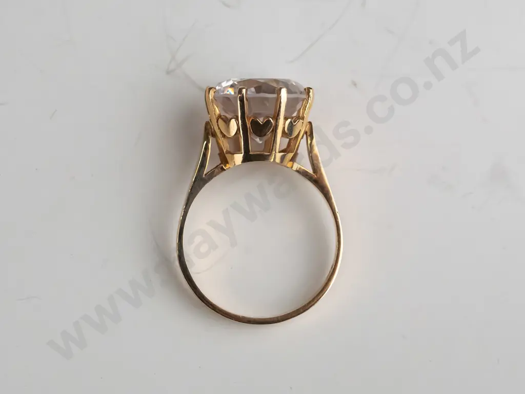 9ct large white stone 12mm solitare ring 5.2gms Image 1++