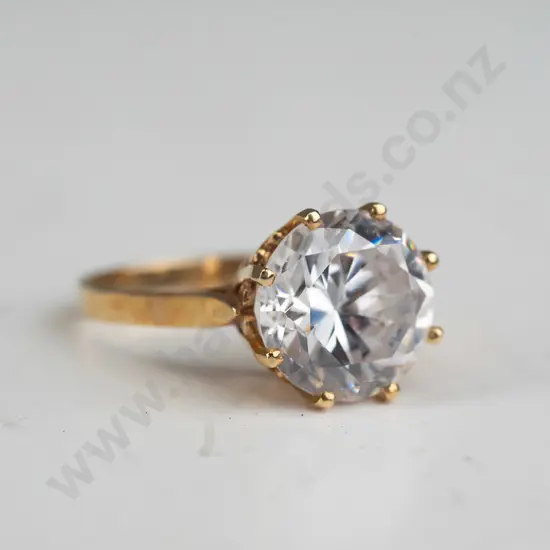 9ct large white stone 12mm solitare ring 5.2gms