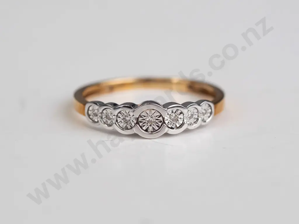 9ct 5 diamond ring 1.8gms Image 1++
