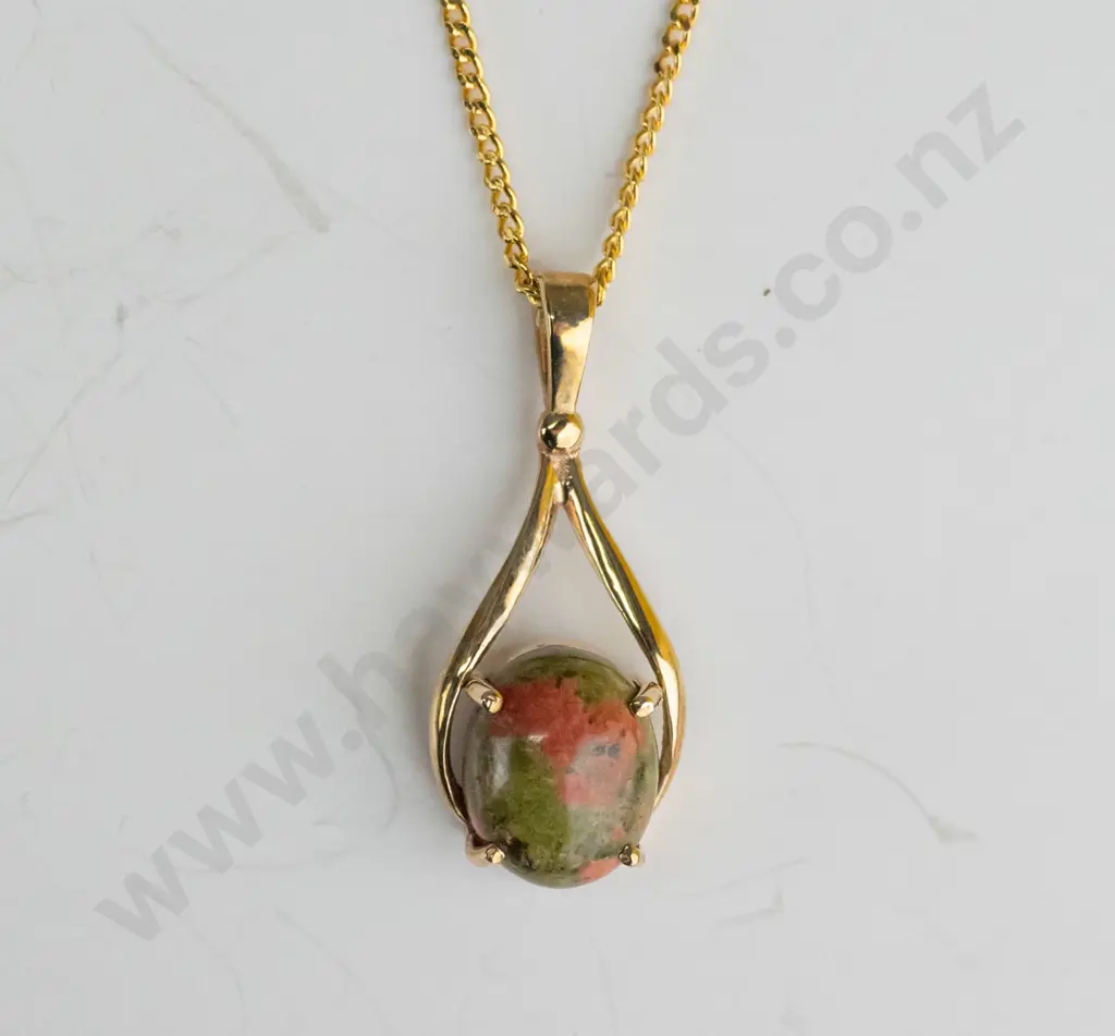 9ct brown/green stone pendant - stamped on pendant Image 1++