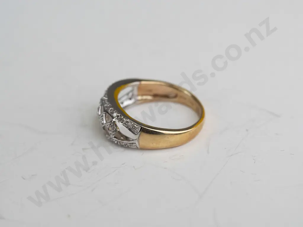 9ct multi diamond band ring 3.8 gms Image 1++