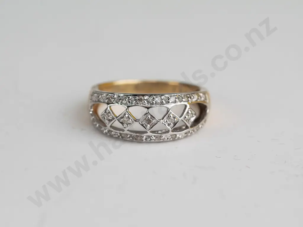 9ct multi diamond band ring 3.8 gms Image 1++