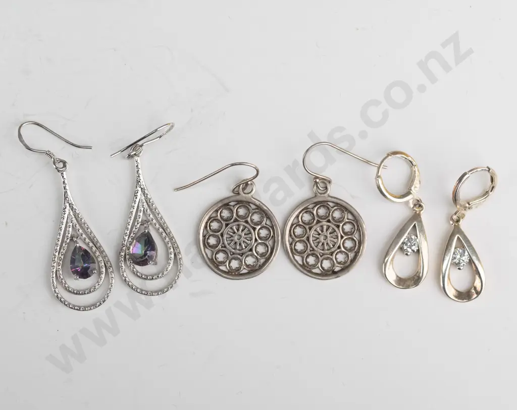 3 pairs of silver earrings both stamped 925 Image 1++
