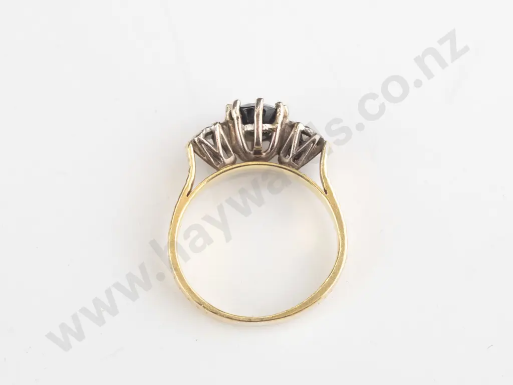 18ct English hallmarked 3 stone sapphire & diamond ring 4.6 grams Image 1++