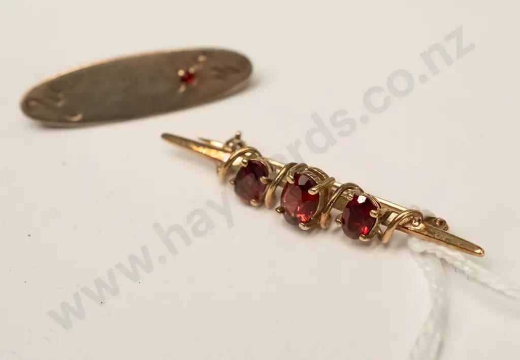 9ct 3 oval garnet brooch 2.9gms & stg silver baby brooch Image 1++