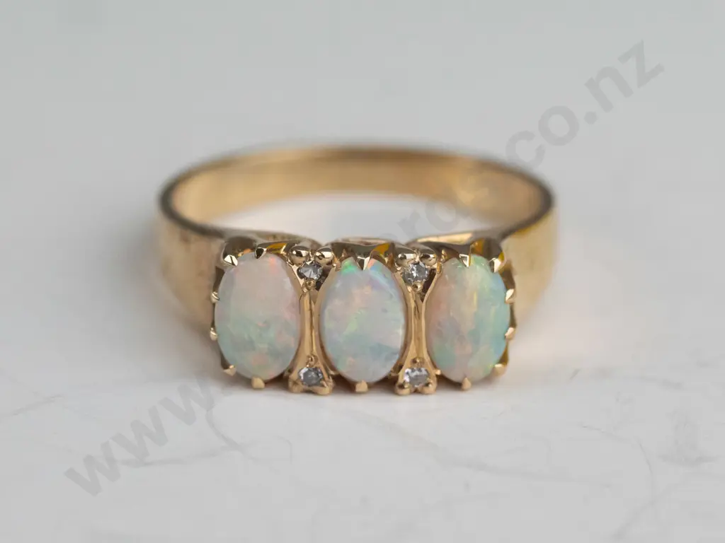 9ct 3 opal & 4 diamond, London Bridge ring 3.2gms Image 1++