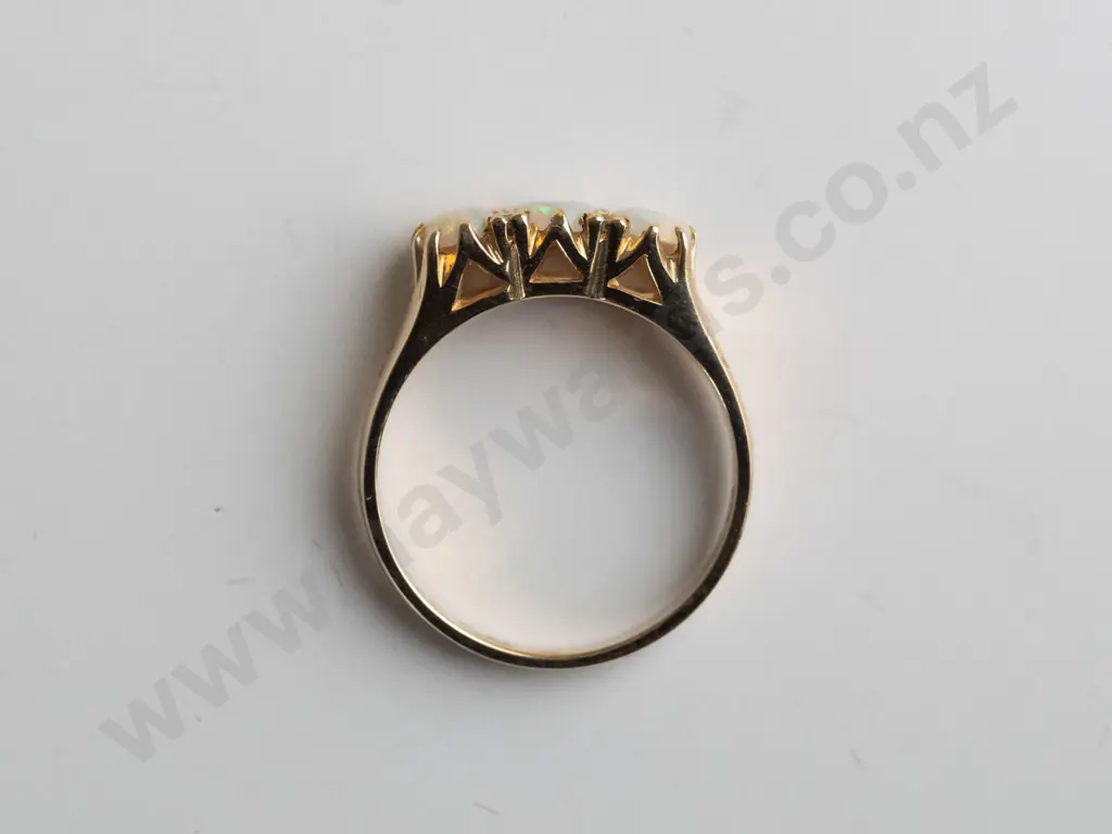 9ct 3 opal & 4 diamond, London Bridge ring 3.2gms Image 1++