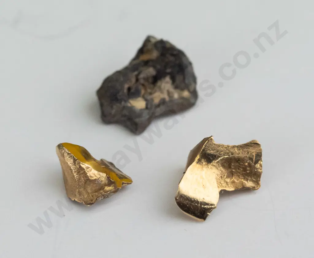 3 pieces of gold fillings 1.5gms Image 1++