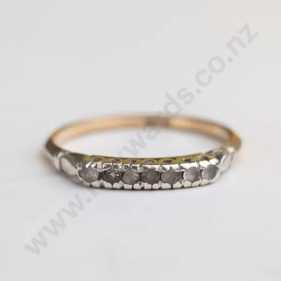 9ct 7 white stone ring 1.9gms