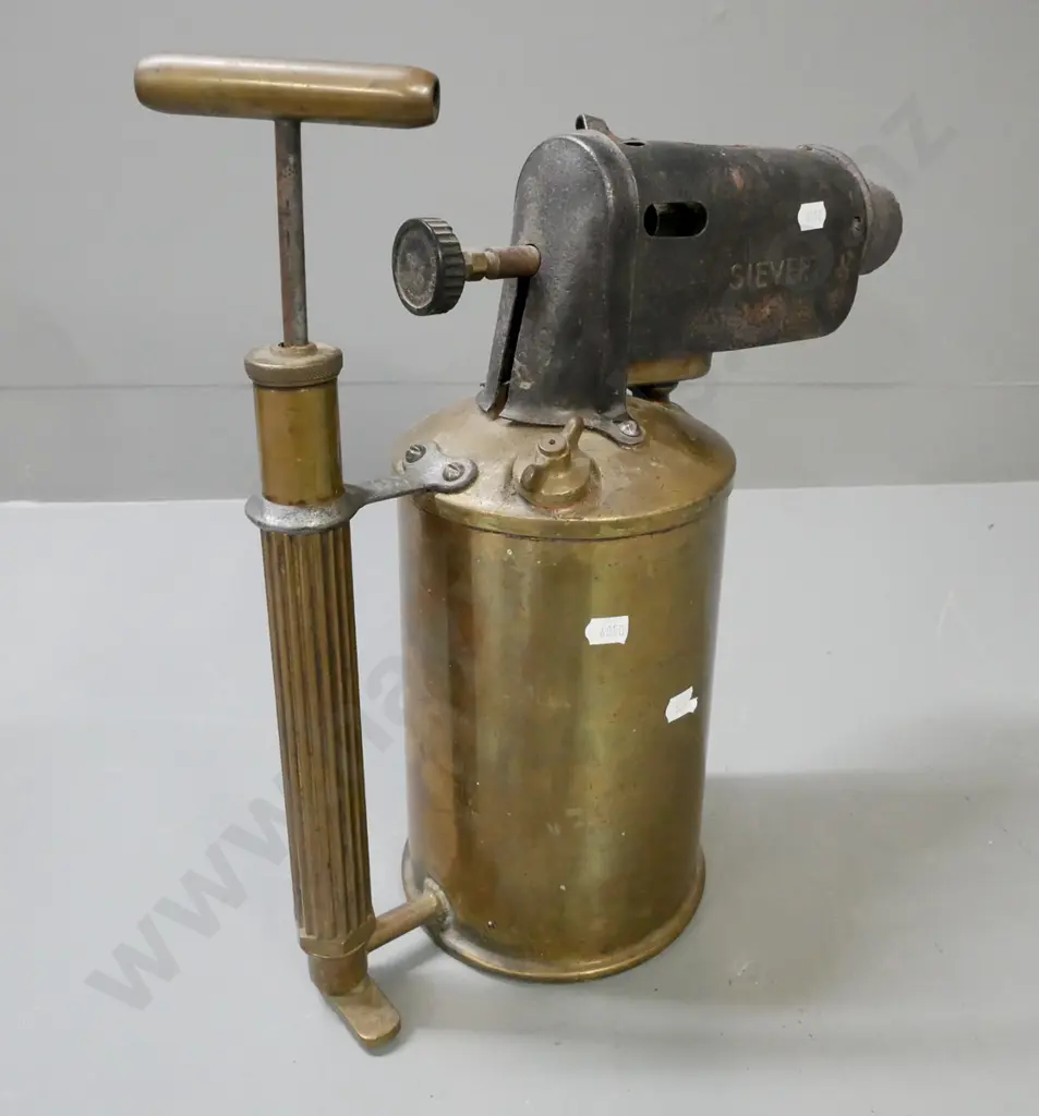 Large brass and cast metal vintage blowtorch w/ pump on handle. Max Sievert, Stockholm. H-380 D-330 Image 1++
