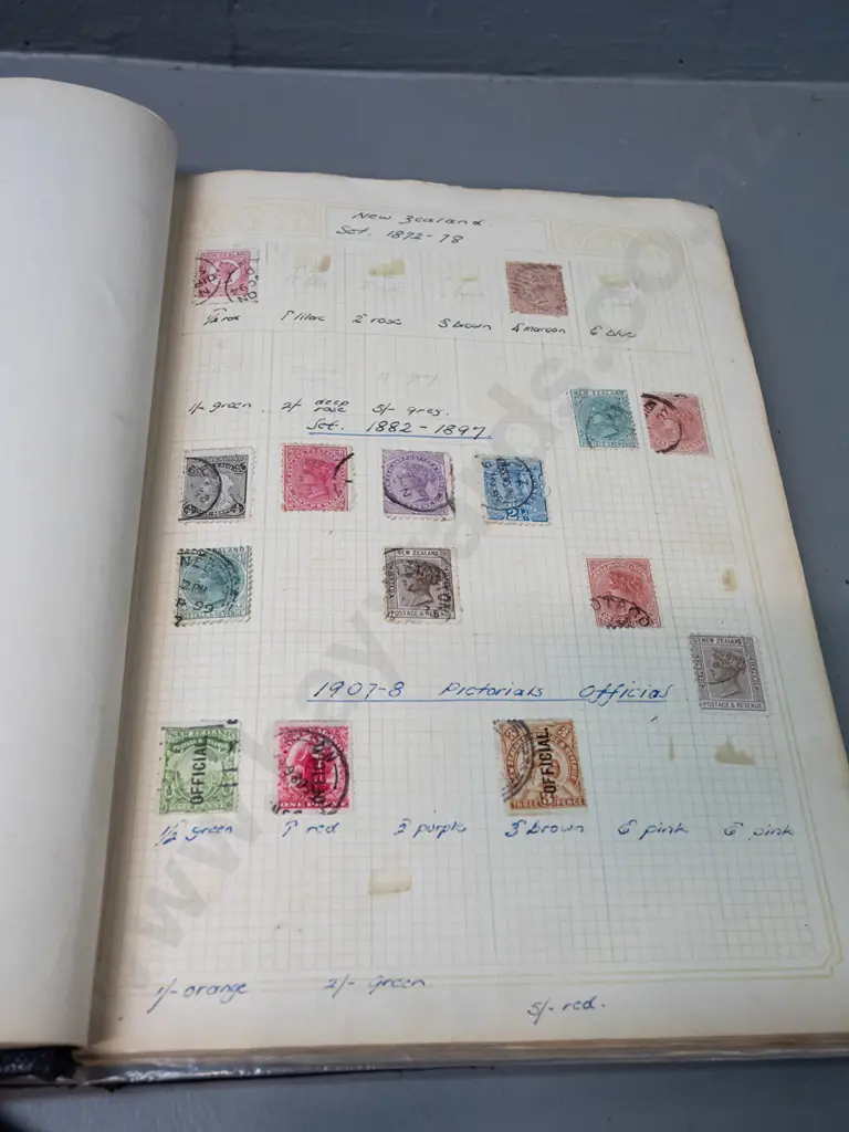 2 stamp albums with NZ contents - 1872 to 1960s, some removed / empty hinges Image 1++