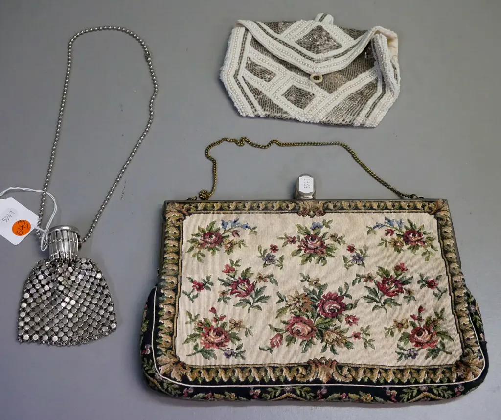 3x purses: fabric, glass beaded, white metal chain Image 1++